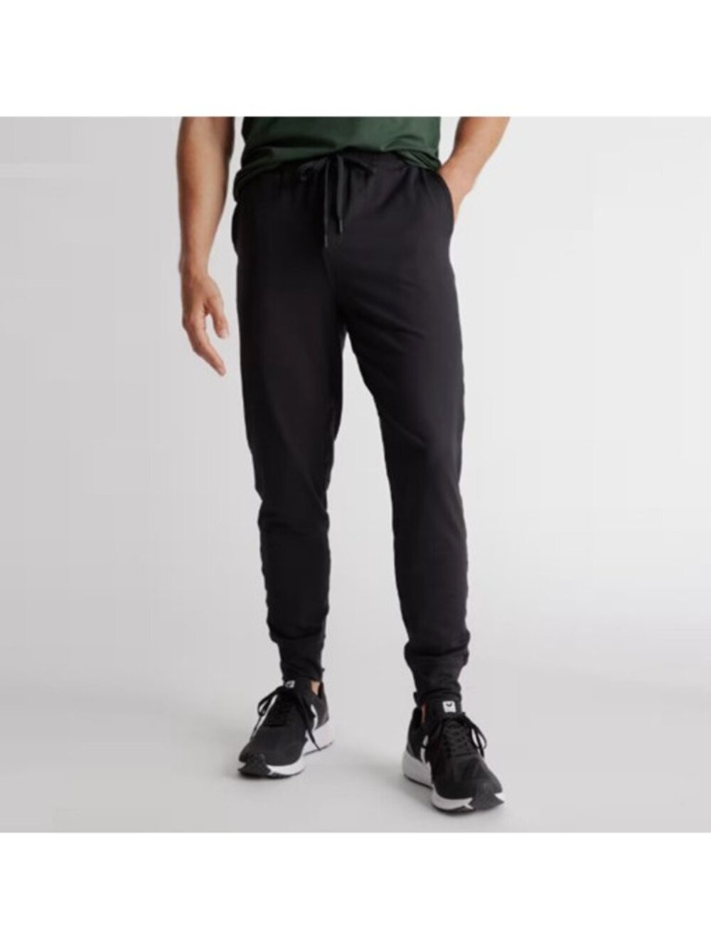 Quince Men's Flowknit Ultra-Soft Performance Joggers in Black size L Large NWT